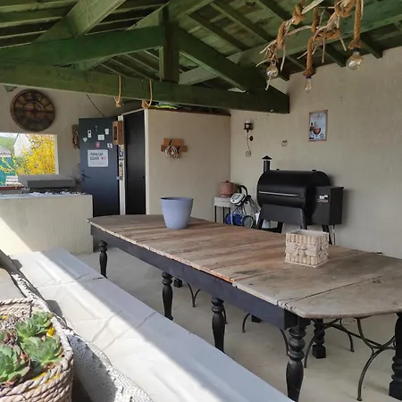 Vakantiehuis La Mini Ferme Avec Piscine *