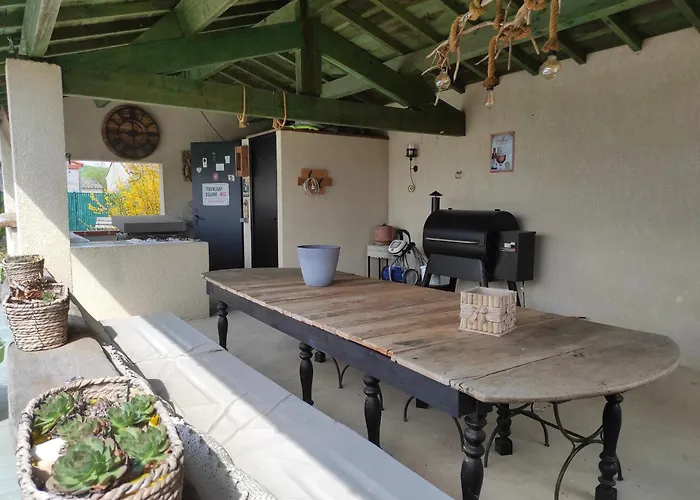 Vakantiehuis La Mini Ferme Avec Piscine *