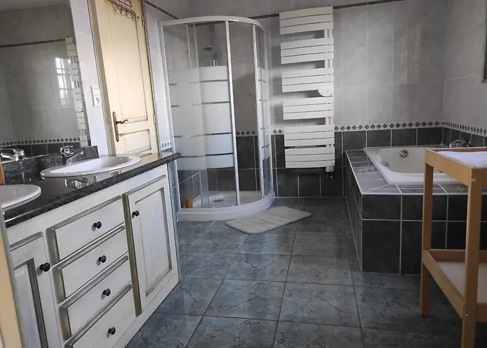 La Mini Ferme Avec Piscine * Mailhoc